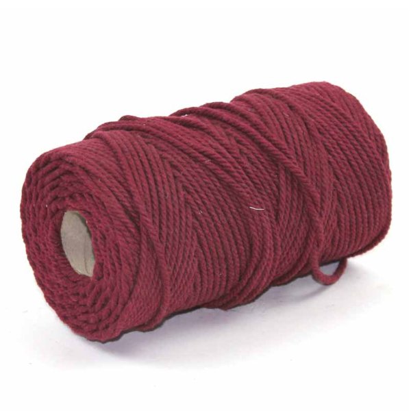 Wine red cord made of 100% cotton. 3-stranded.