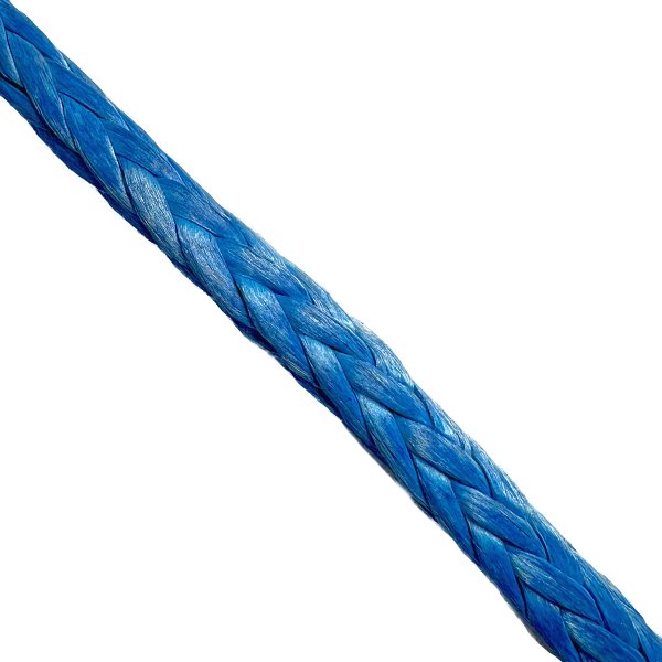 Close-up of the durable braided structure, highlighting the rope’s flexibility and high strength in detail.